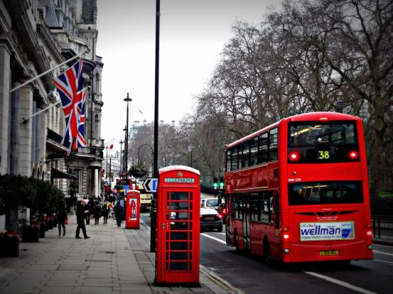 C:\Users\Elite\Desktop\london-street-phone-cabin-163037.jpeglondon-street-phone-cabin-163037