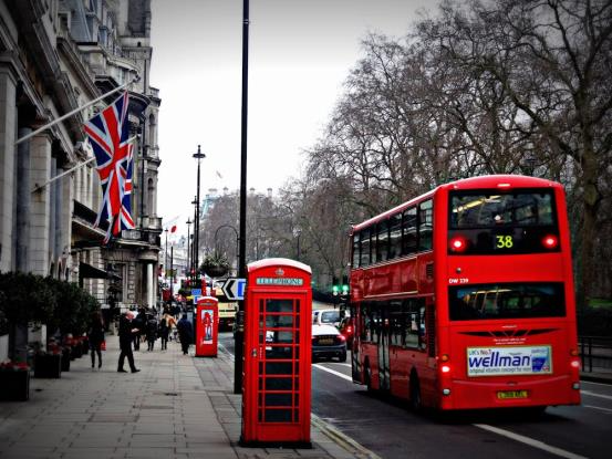 london-street-phone-cabin-163037