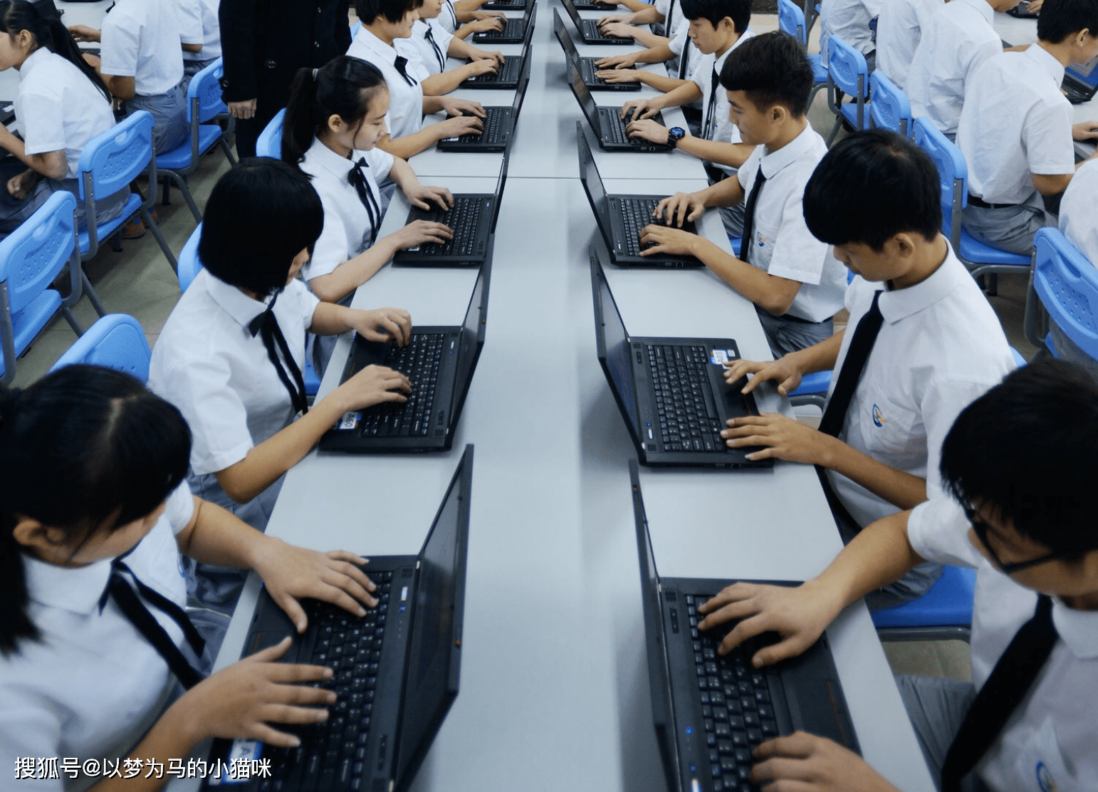 专科电子商务就业好吗(我是学电子商务专业的,中专和大专有什么区别,该不该读大专?)