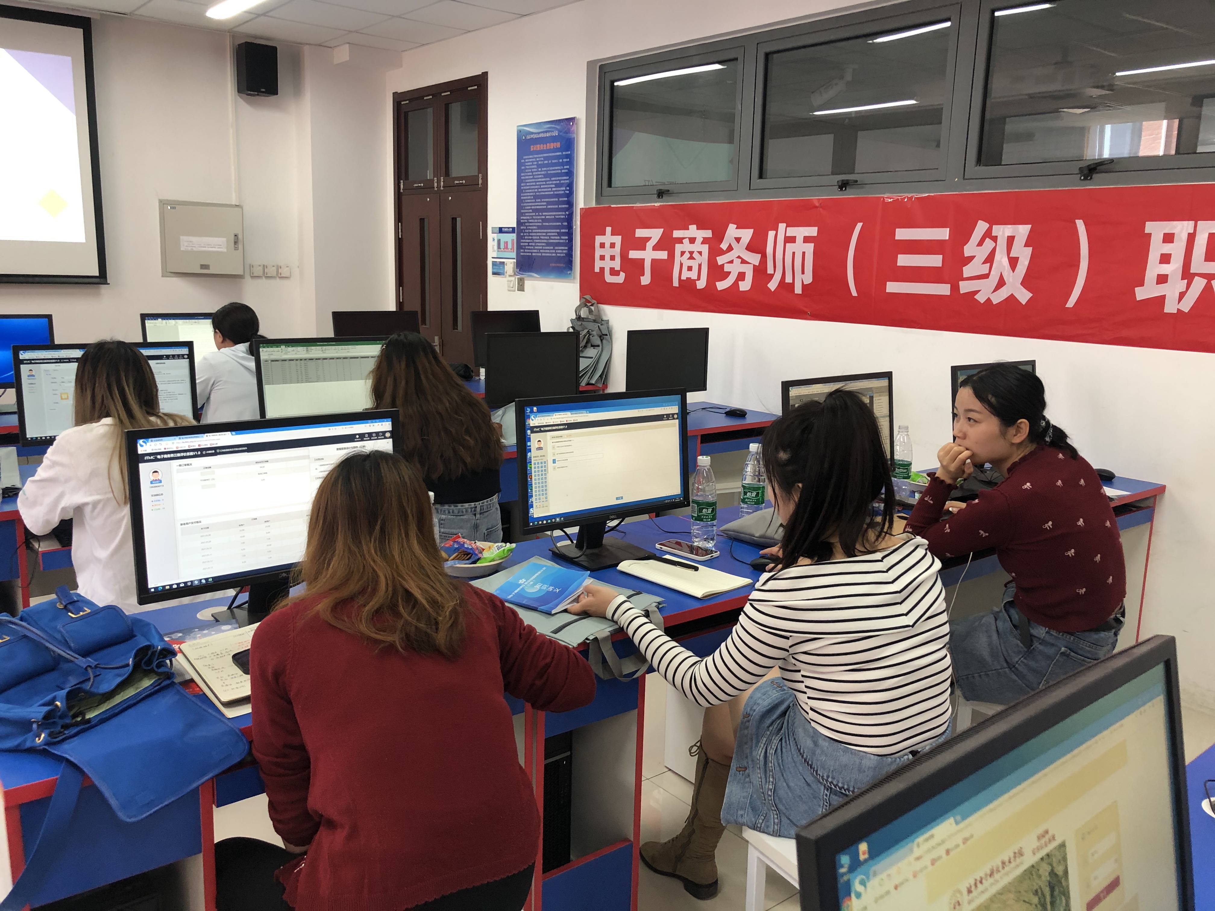 职校电子商务怎么往上考(中专生电子商务对口高考可以考本科吗？)