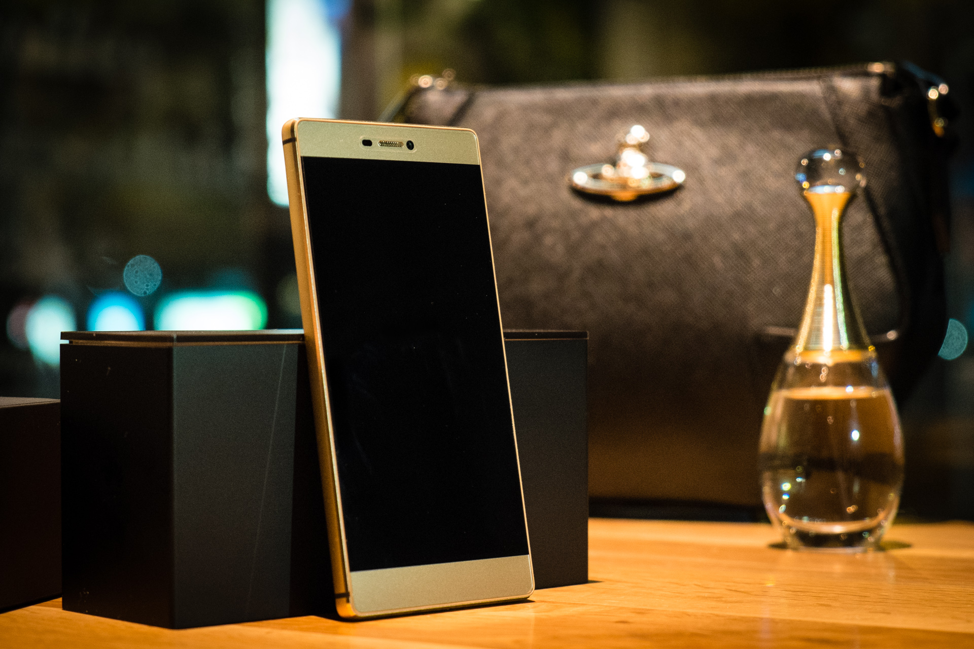 华为p8如何恢复数据线(华为p8和其他安卓手机的数据线是一样的吗？)