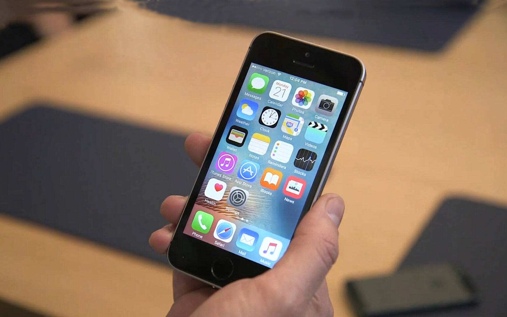 苹果内存文件如何恢复数据(iphone 12怎么恢复电池容量？)