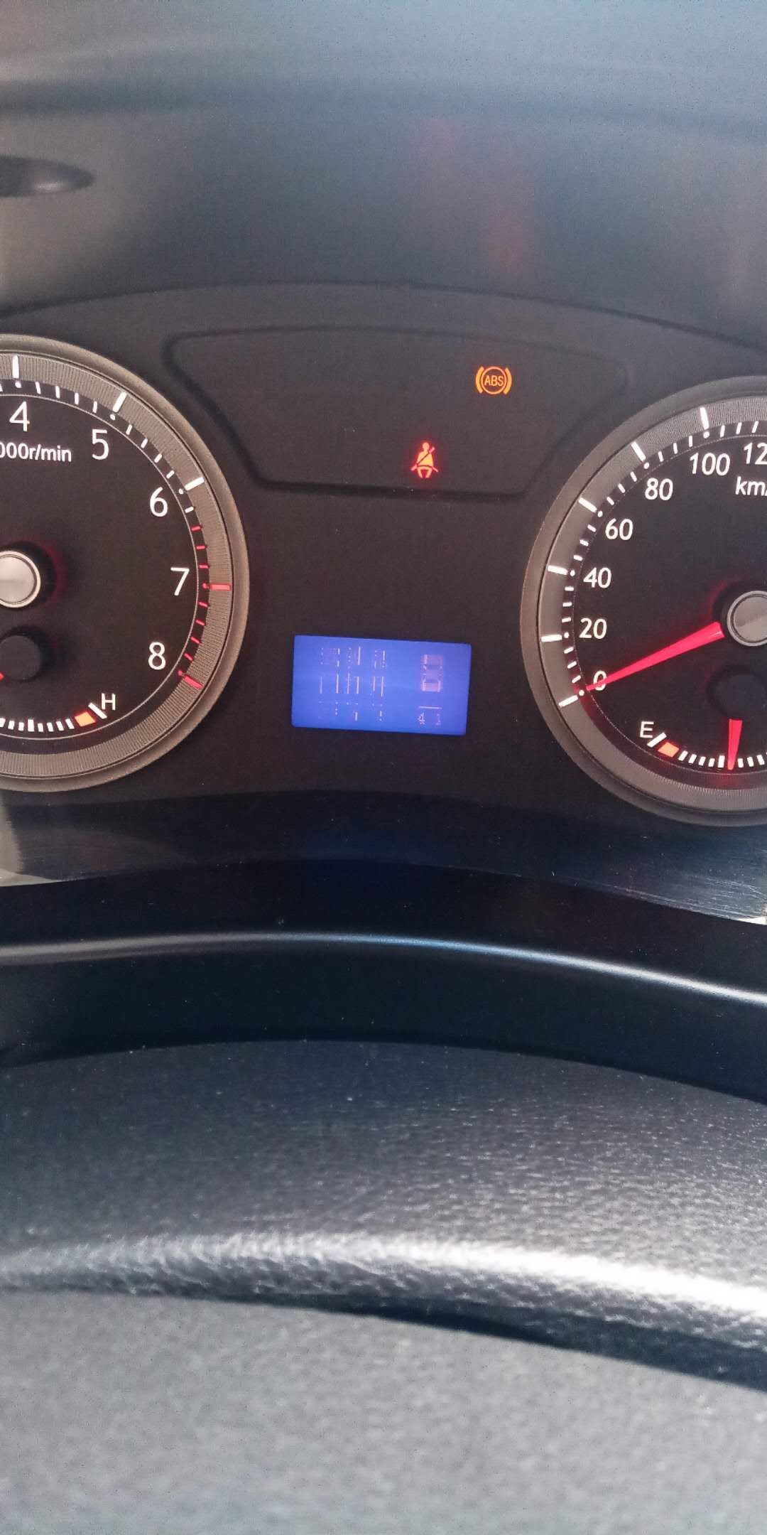 仪表盘如何断电恢复数据(车子仪表盘怎么断电?)