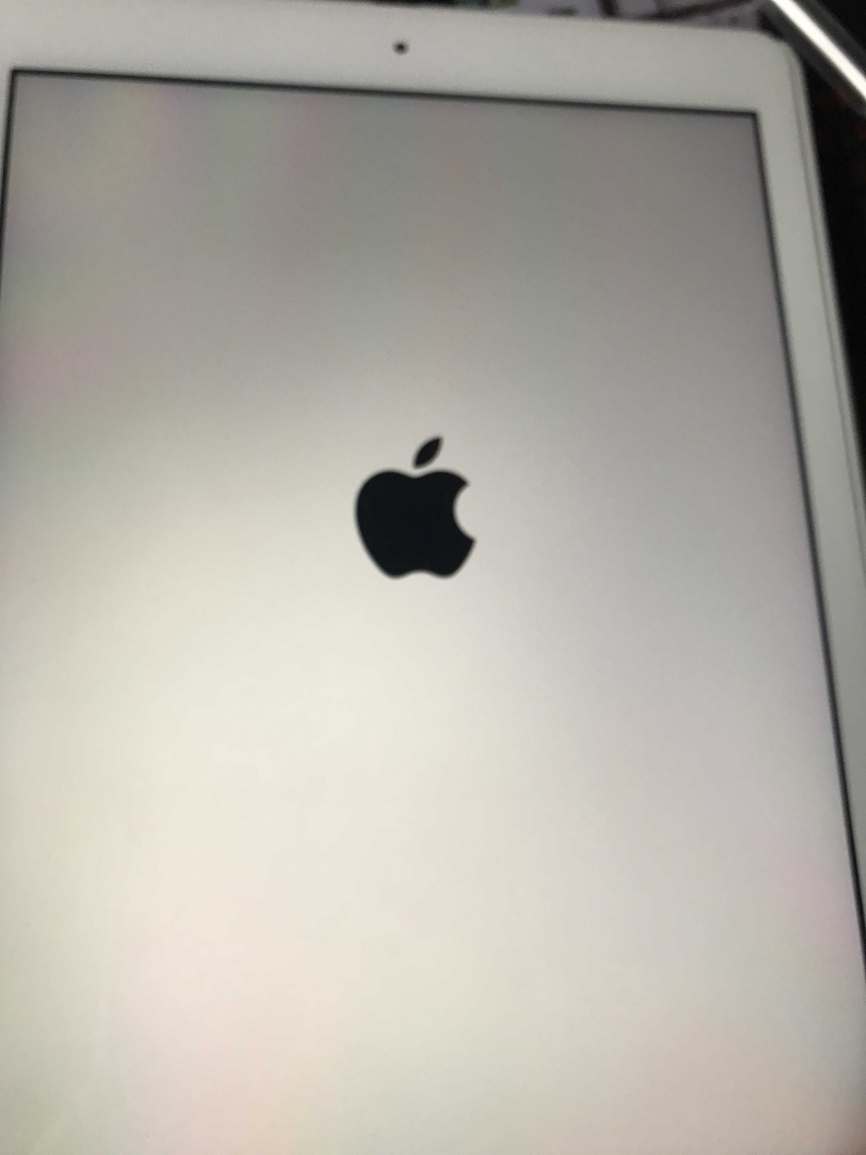 黑屏怎么恢复数据图标不变(手机黑屏的恢复方法?)