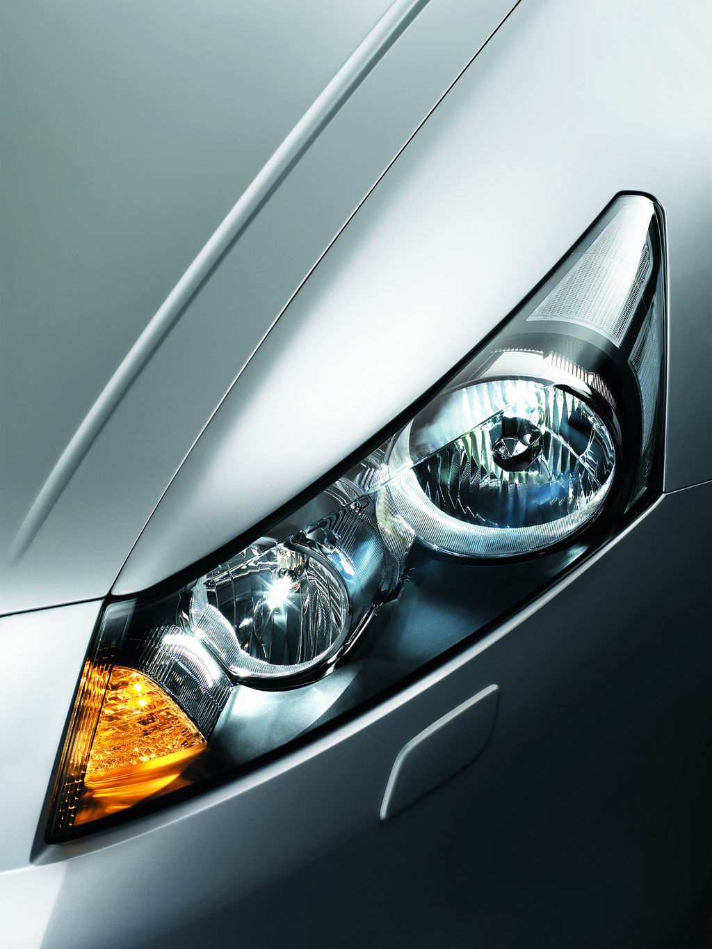 八代雅阁邮箱盖怎么打开(八代雅阁油箱盖拆卸方法？)