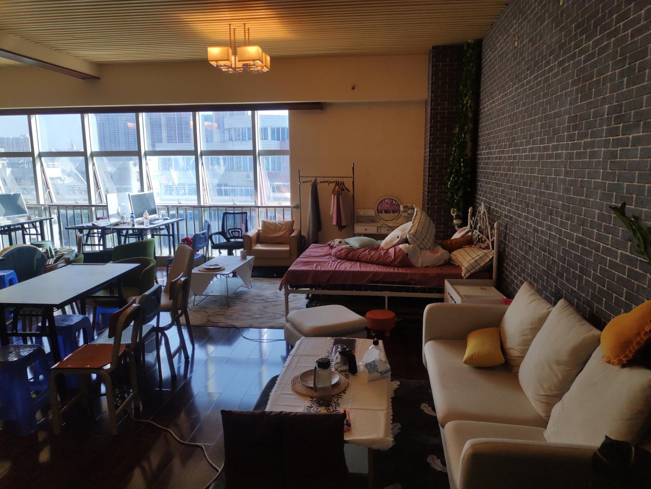 哪些城市有电子商务专业(大学中市场营销与电子商务专业哪个就业前景好?)