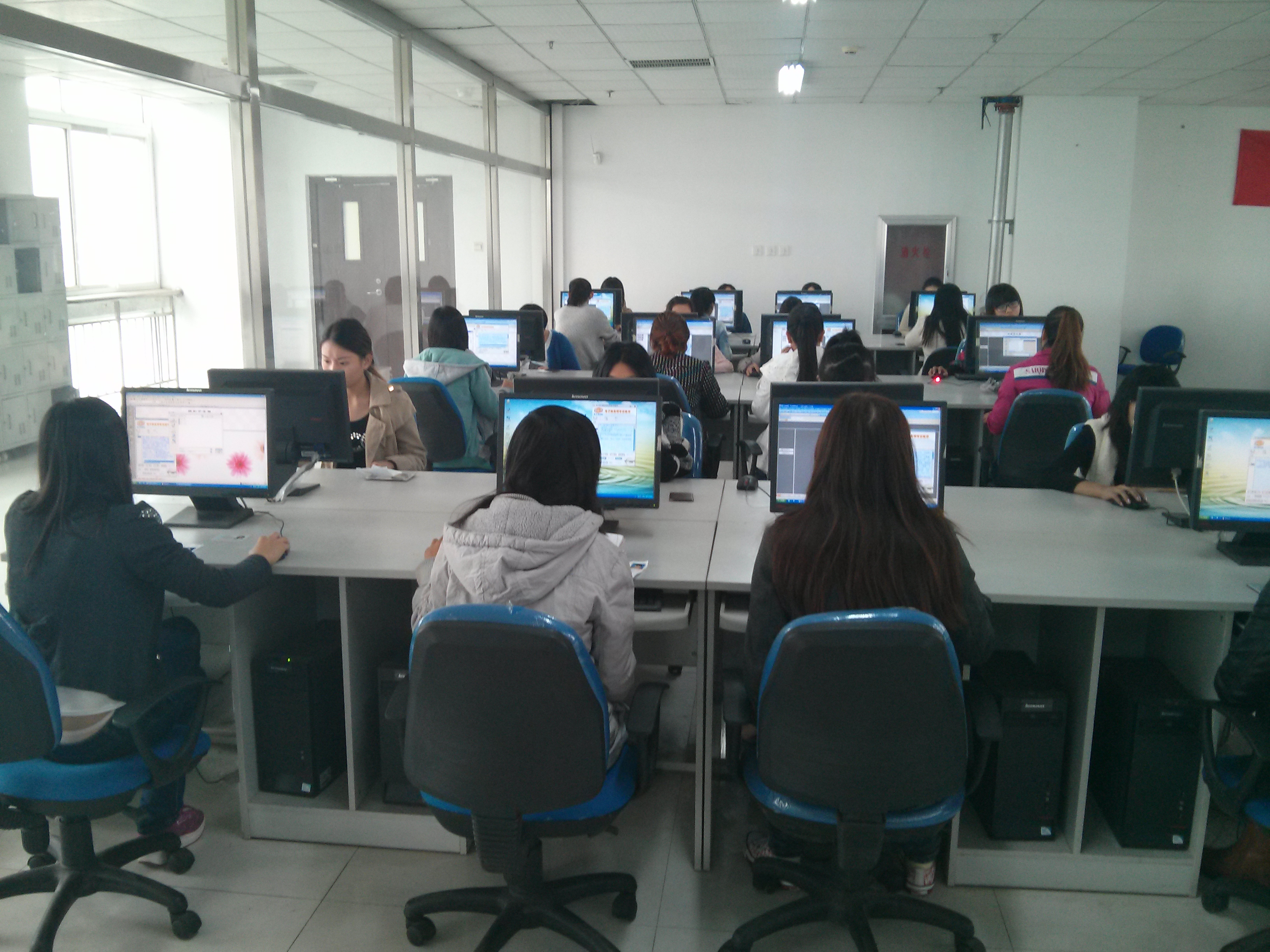 毕业后学电子商务怎么样(电子商务就业方向及前景？)