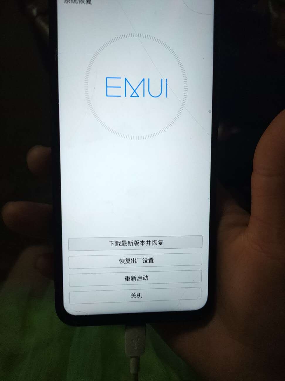 手机摔了可以恢复数据吗(手机不小心掉在地上，之后屏幕黑屏但什么功能都有用是怎么回事啊？)