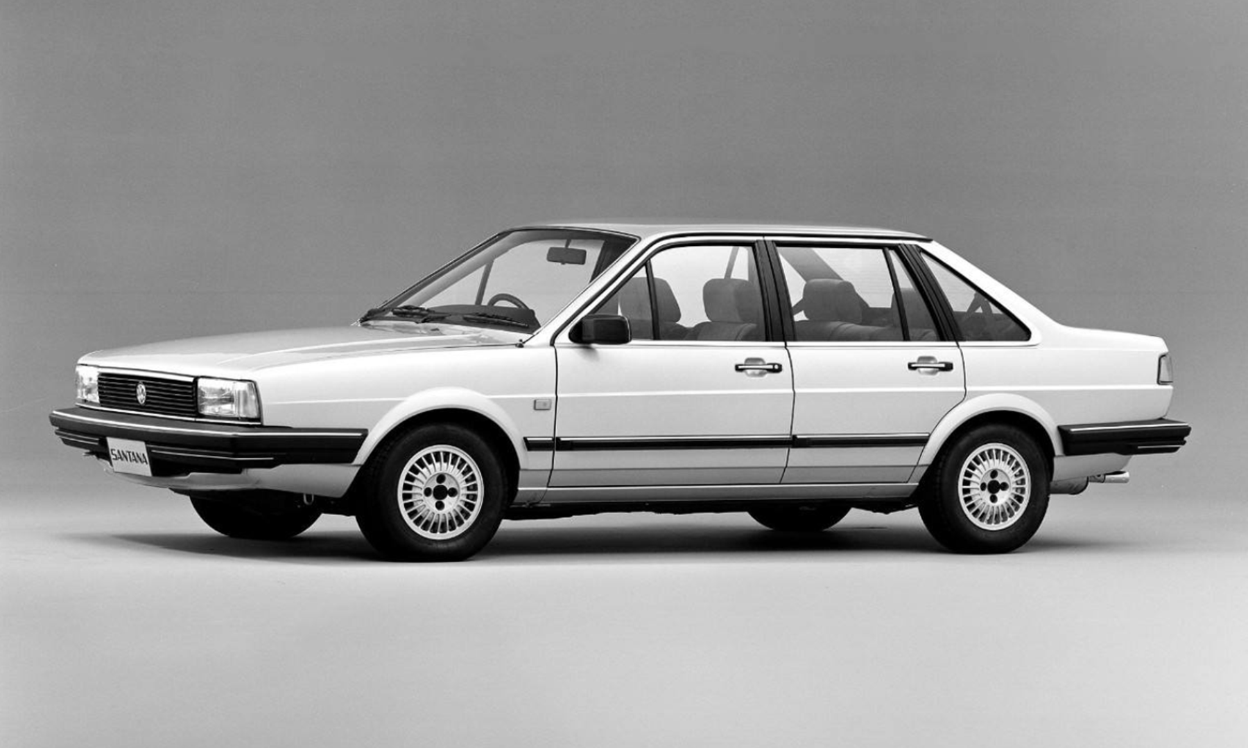 桑塔纳邮箱空了跑多少(桑塔纳油表没油还能走多远？)