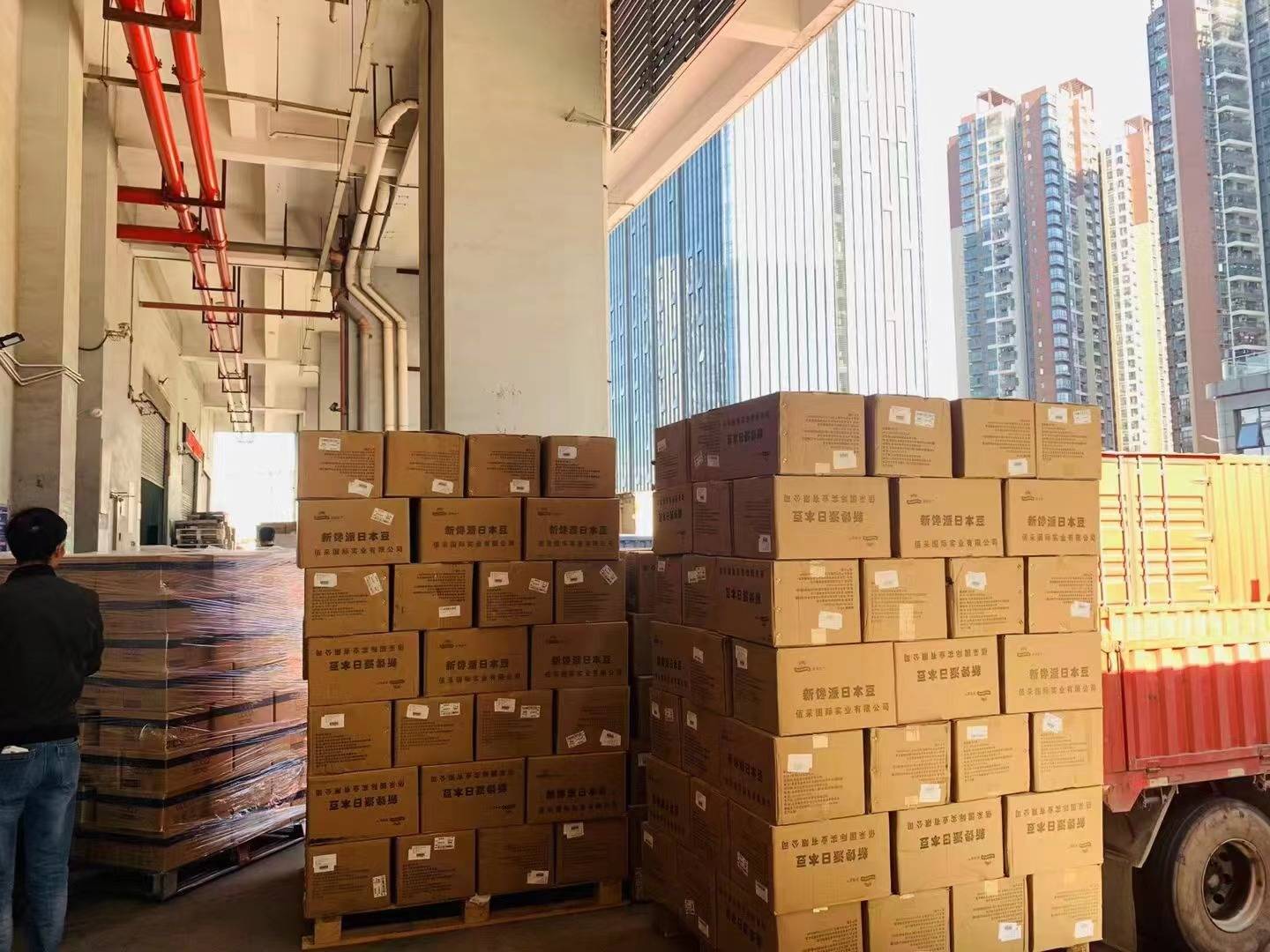 电子商务仓库怎么分(电商仓库的布局有哪两种模式，各有何优缺点？)