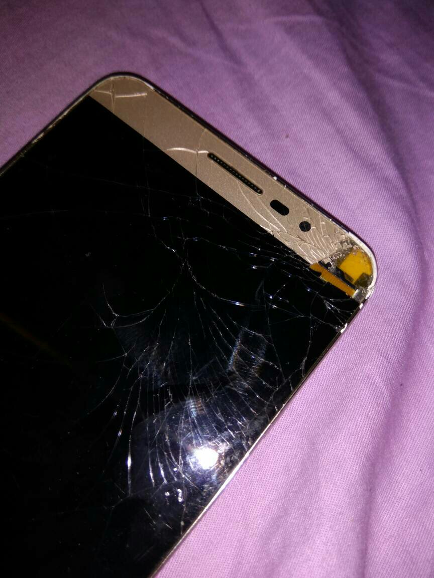 手机摔碎后数据恢复多少钱(手机恢复数据多少费用？)