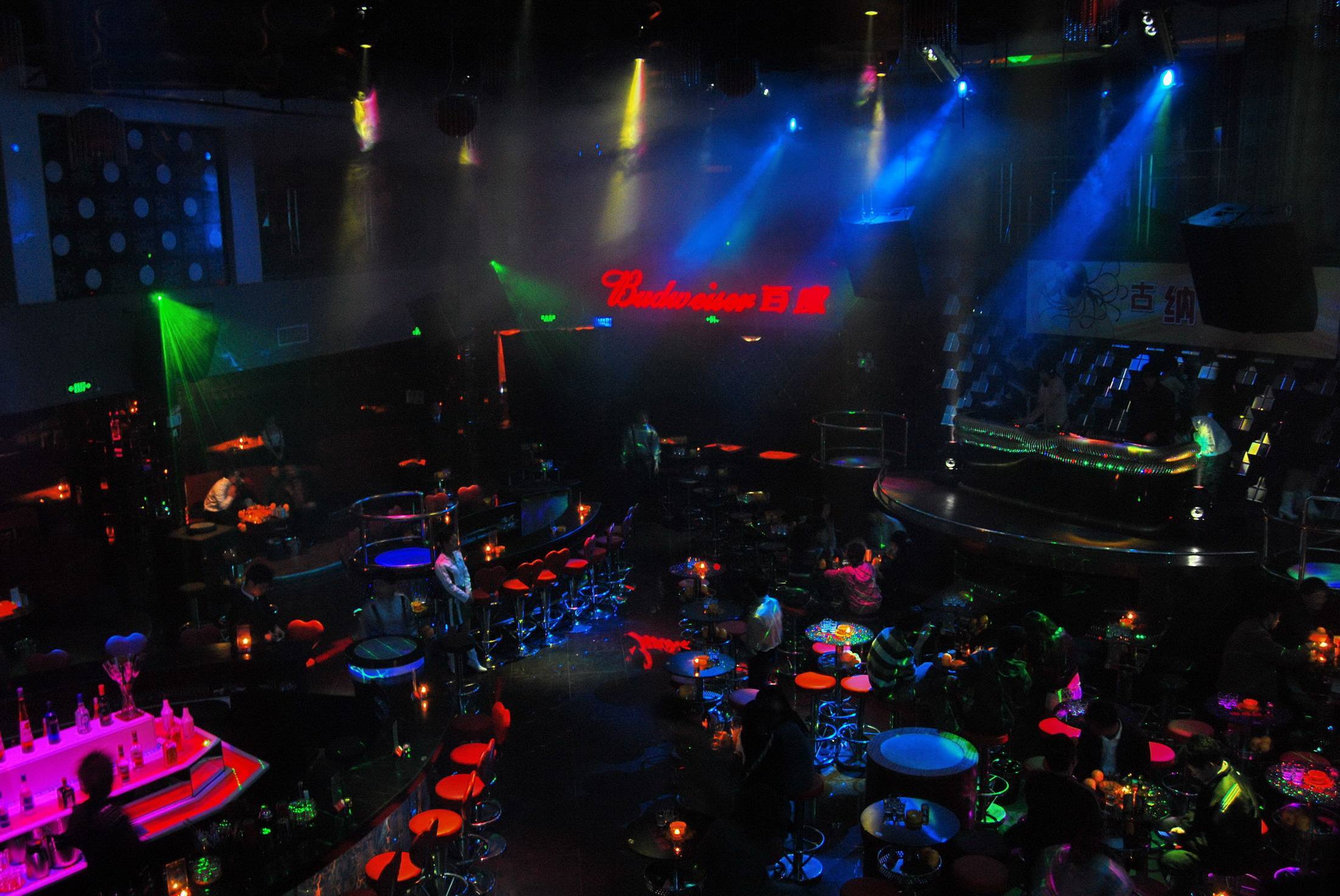 酒吧营销用什么软件(酒吧vj用什么软件？)