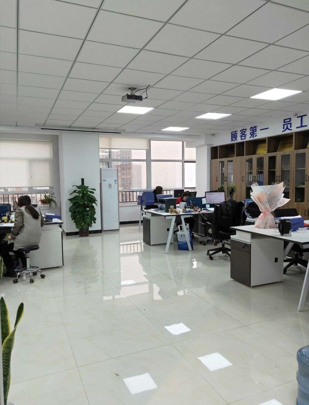 制作一个简单的财务软件(新手在房产中介工作,用会财务软件怎么做账,需要设计哪些科目?)