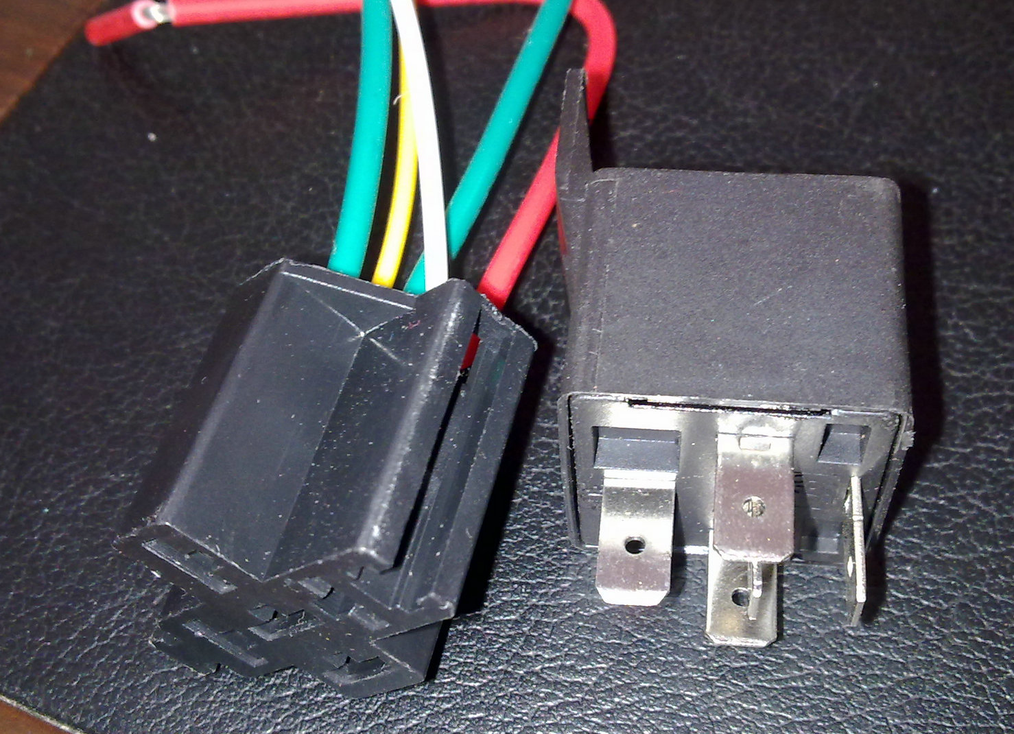 汽车断电如何恢复数据(汽车电瓶断电后如何恢复数据？)