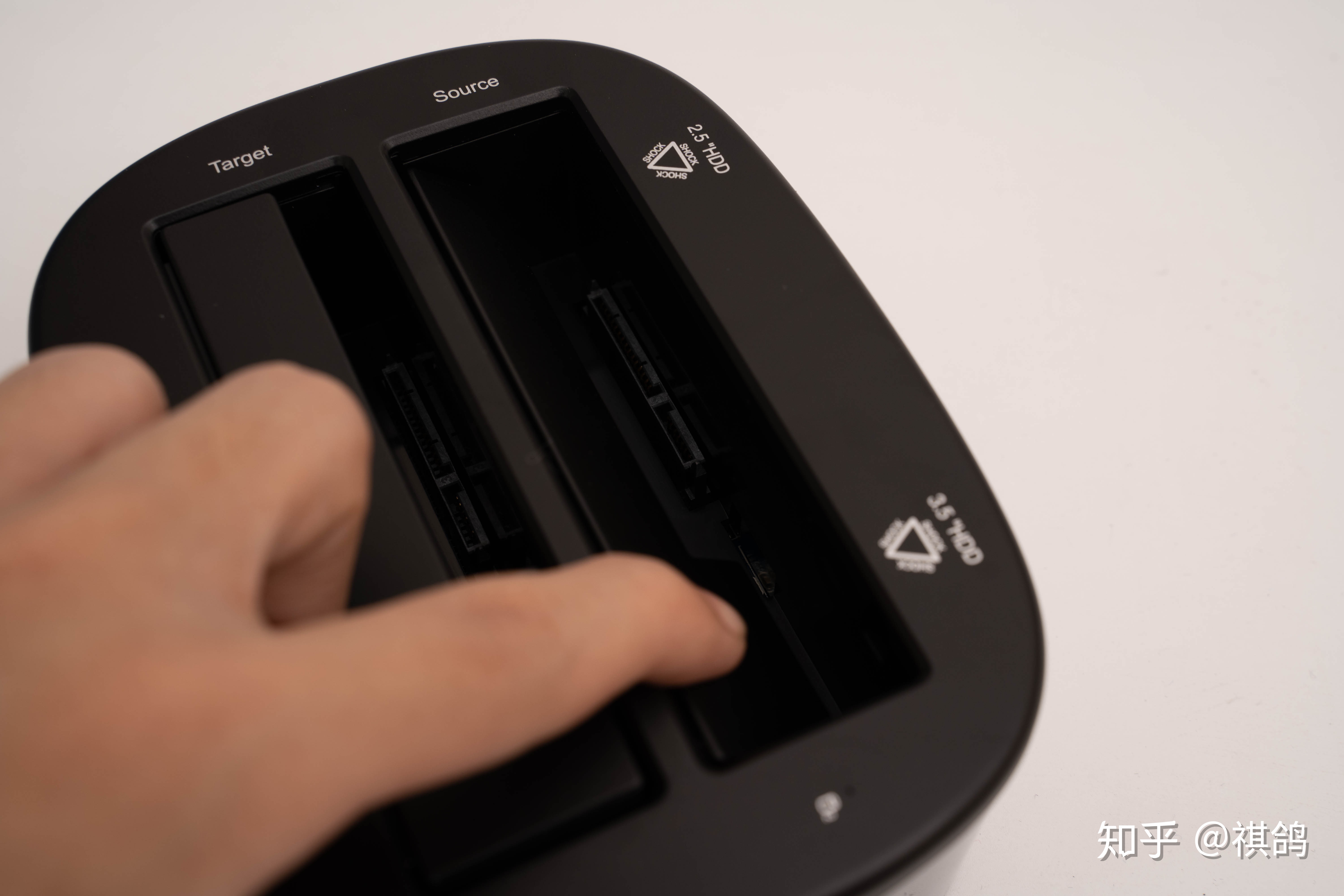 硬盘怎么做能不被恢复数据(怎么才能彻底格式化硬盘并完全不可能恢复数据?)