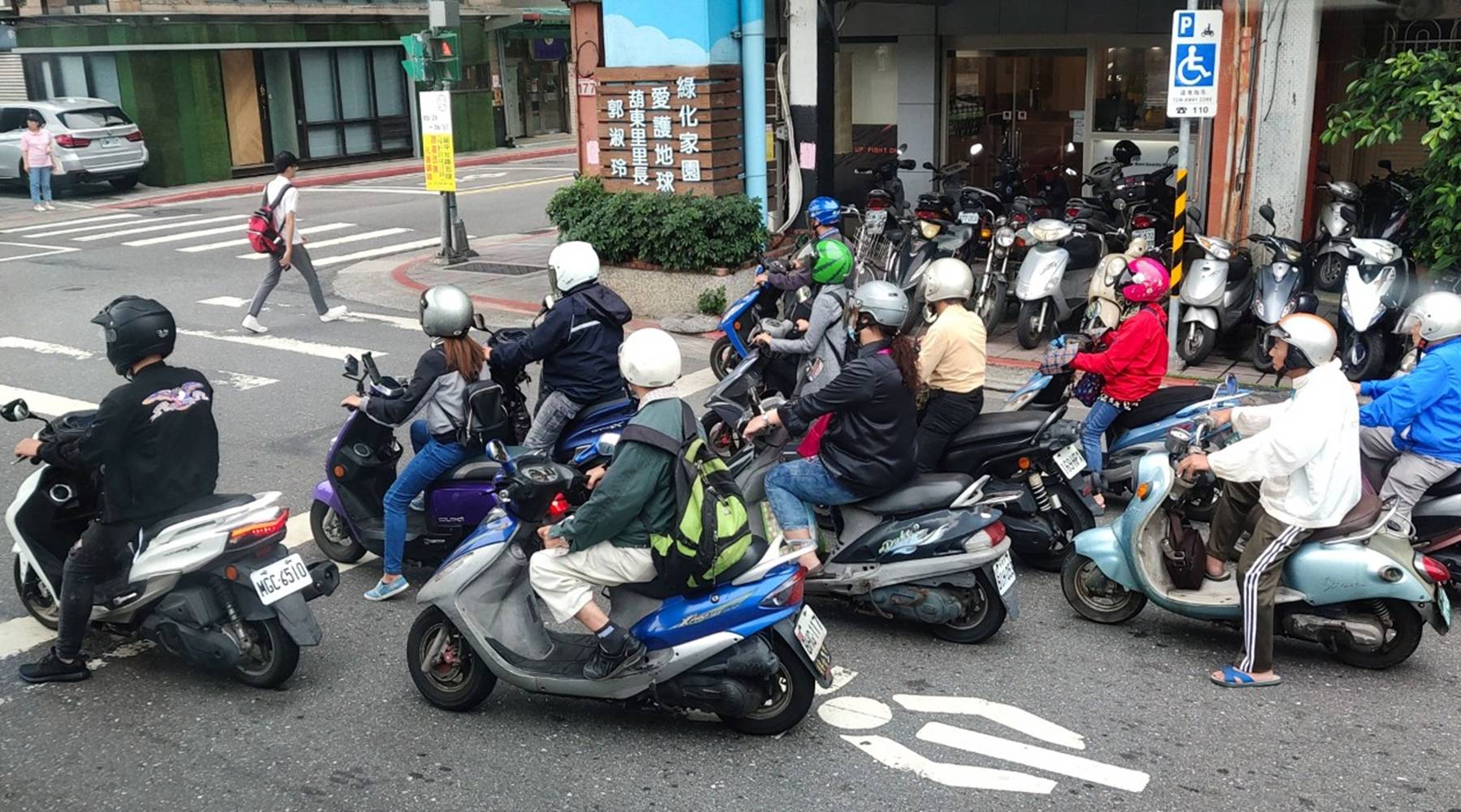 摩托邮箱有小坑影响吗(货车油箱有一个小坑怎么办？)