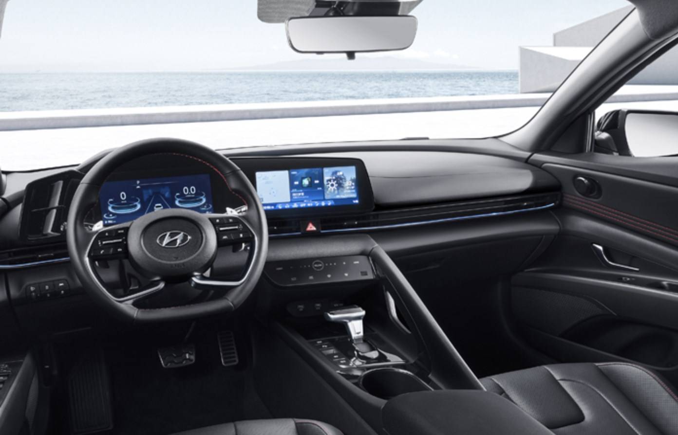 伊兰特邮箱地址写什么意思(伊兰特后备箱油箱在底盘哪个位置？)