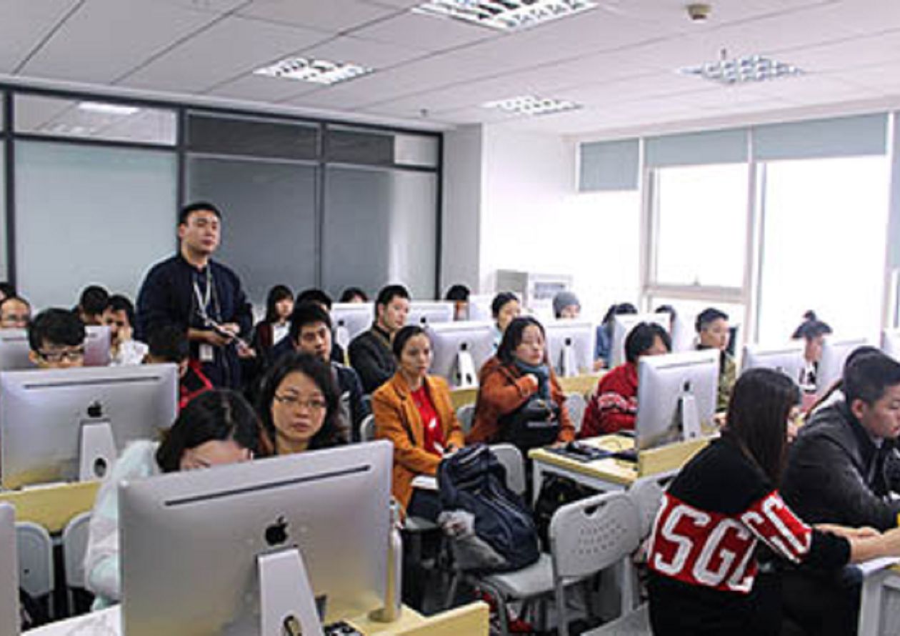 吉首学电子商务如何选择(湖南电子商务中职生可以考哪所本科？)