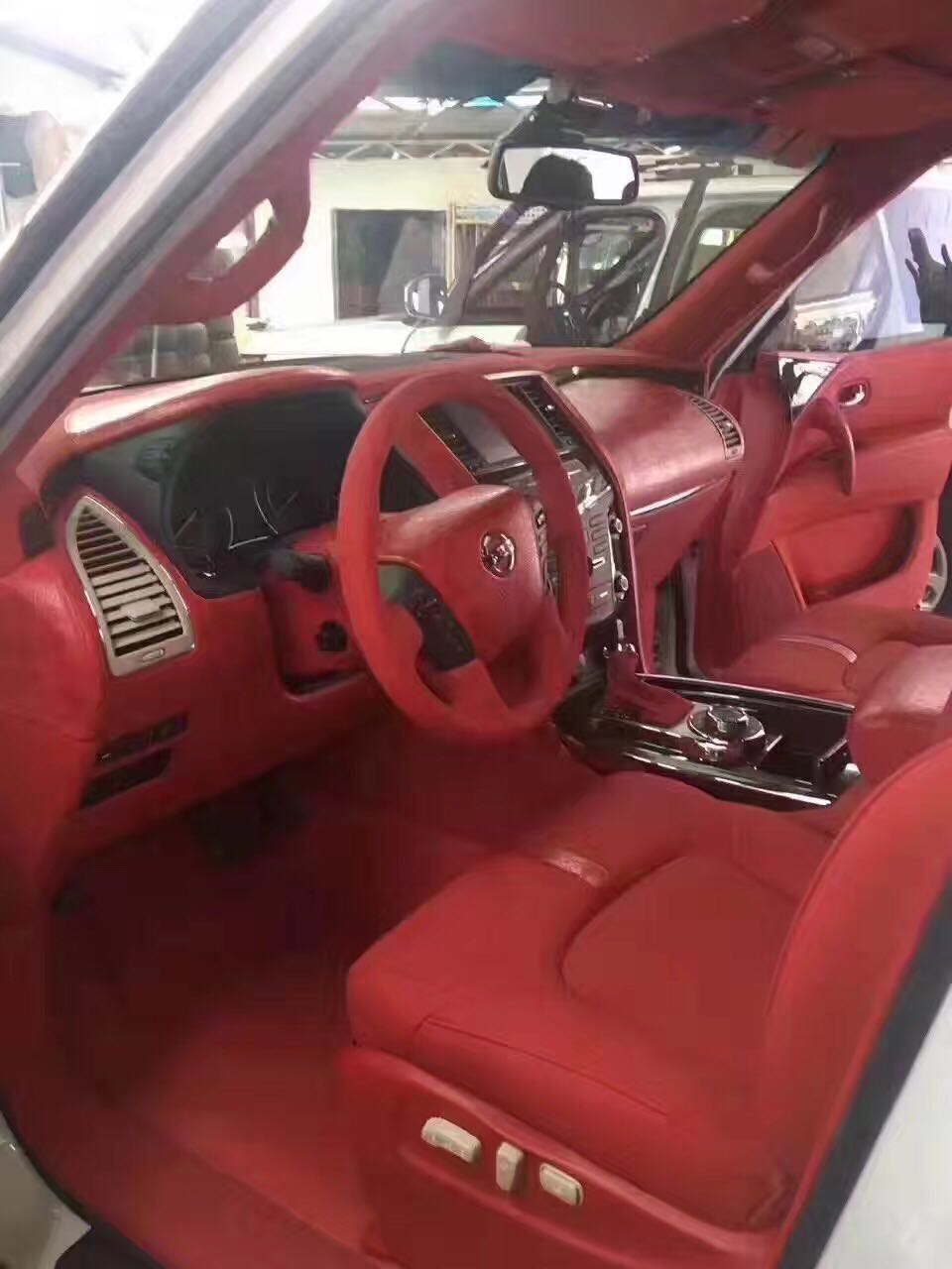 日产尼桑邮箱怎么开(尼桑油箱怎么开？)