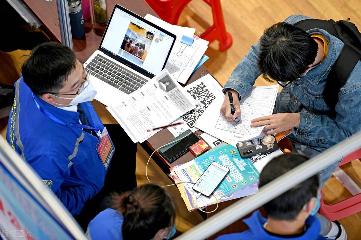 大专生怎么学电子商务(大专电子商务学些什么?)