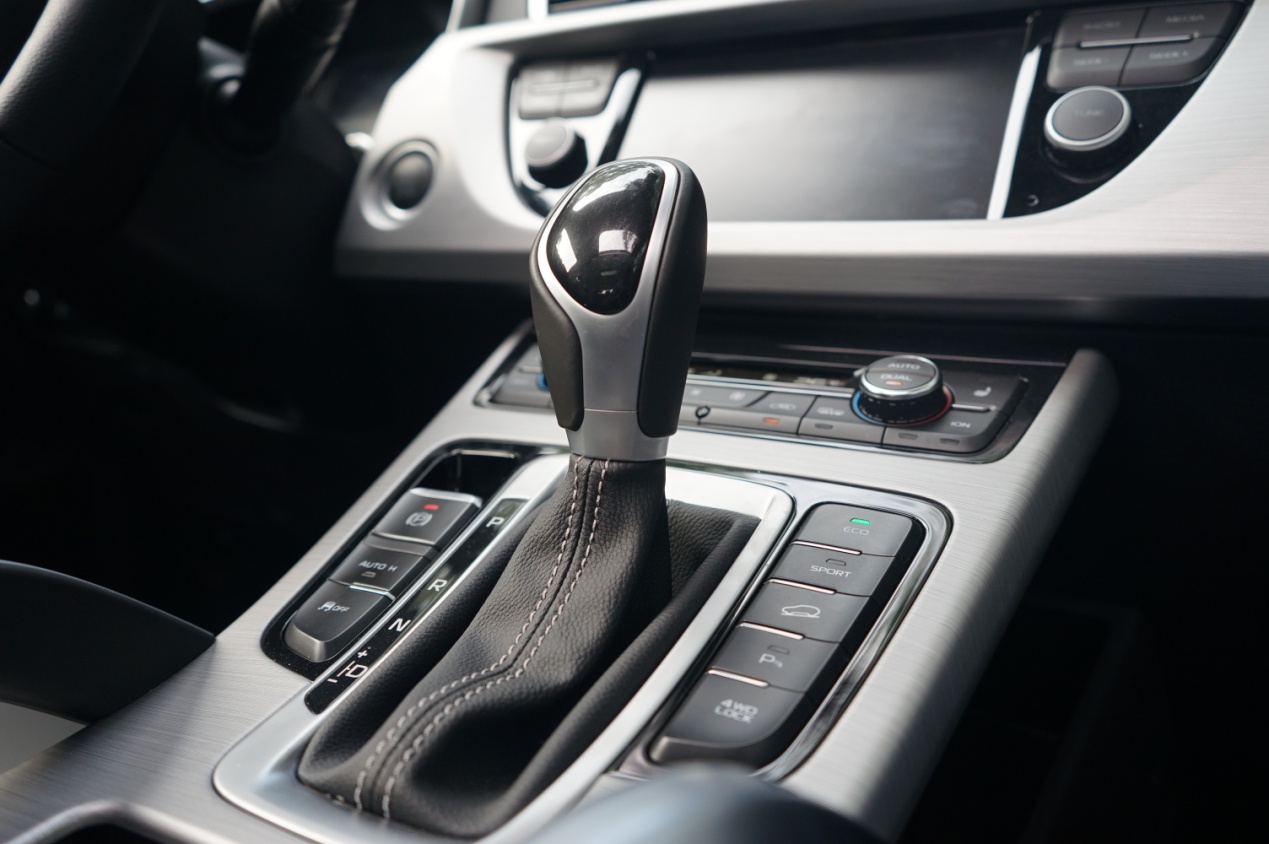 越的邮箱怎么看油耗(越亚运版显示屏怎么看油耗?)