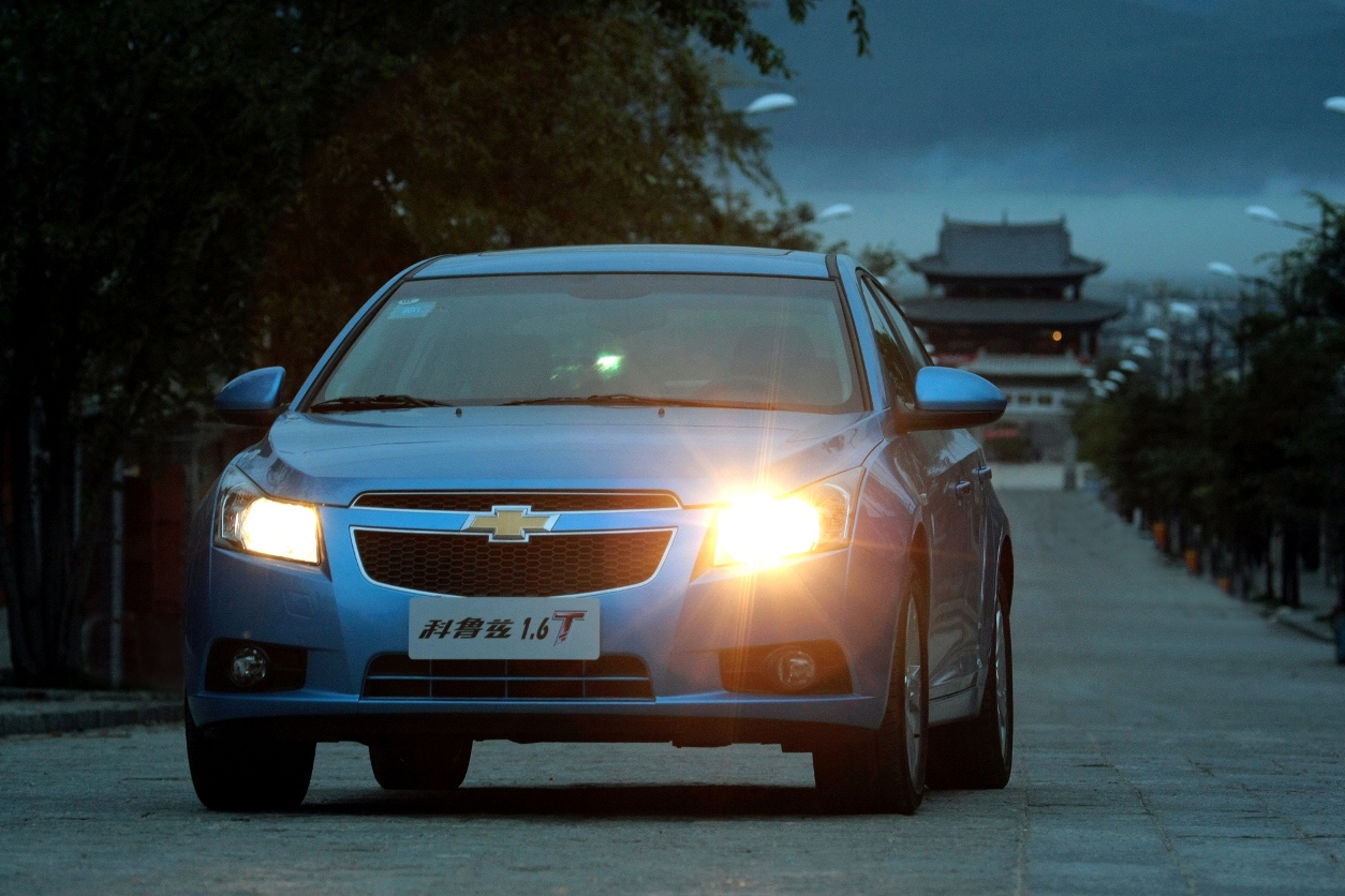 克鲁兹09款邮箱多少升(9款雪佛兰科鲁兹1.8一箱跑多少公里?)