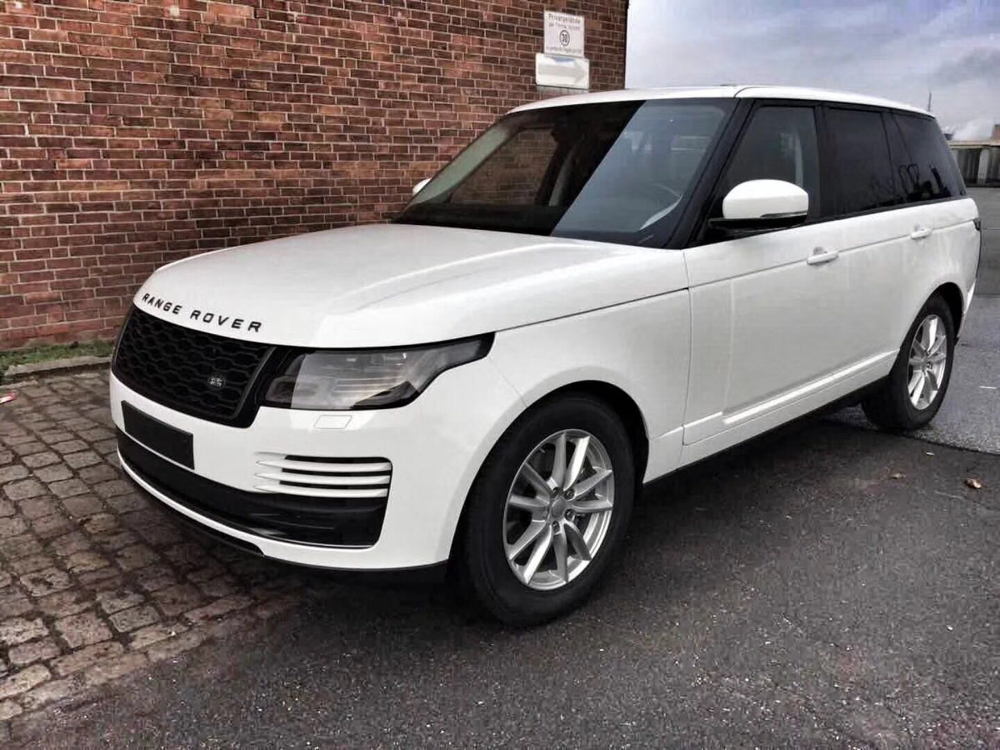 路虎揽胜怎么打开邮箱(路虎揽胜机械增压从哪里加油?)