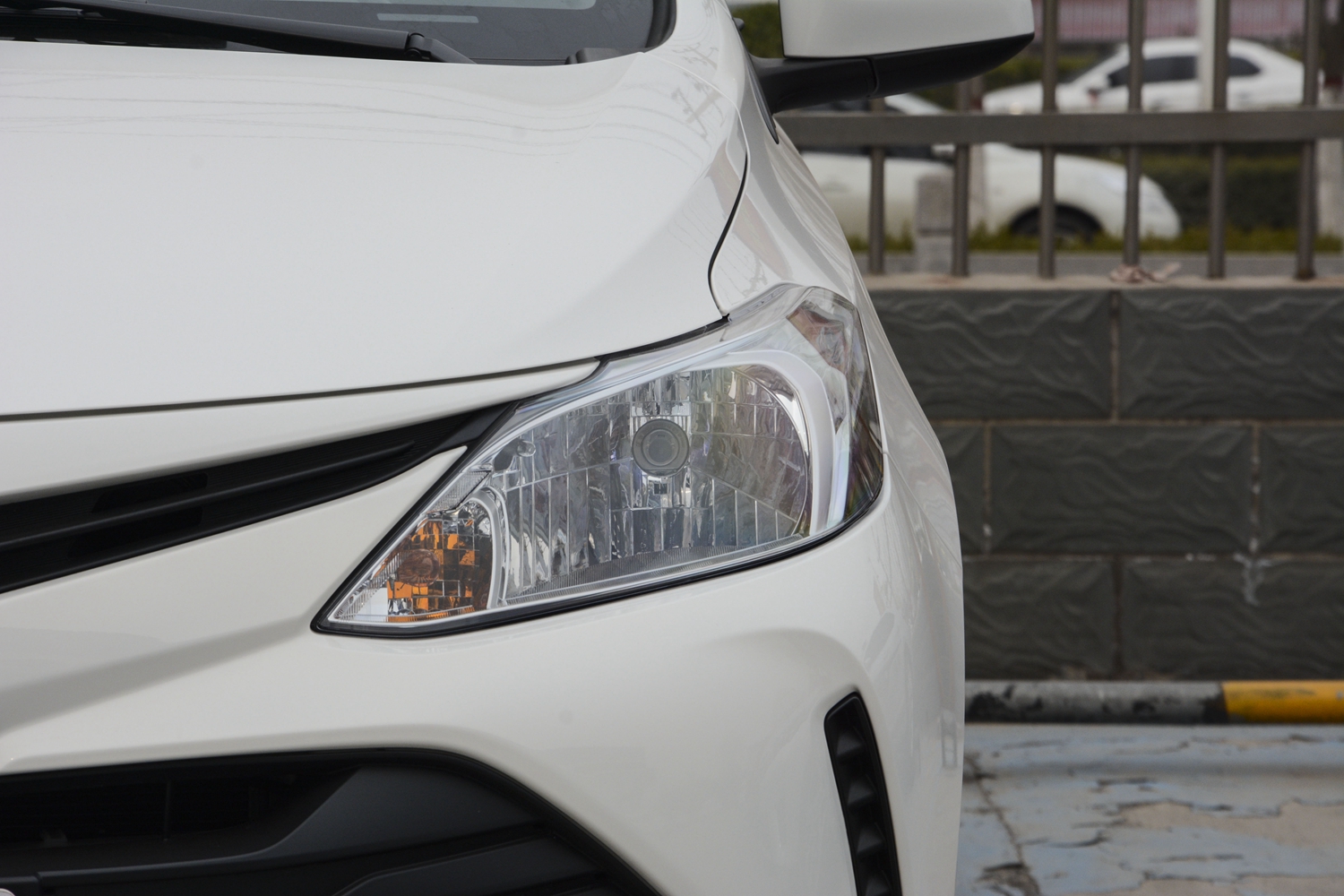 丰田威驰邮箱盖是圆的吗(丰田威驰油箱头怎么换?)