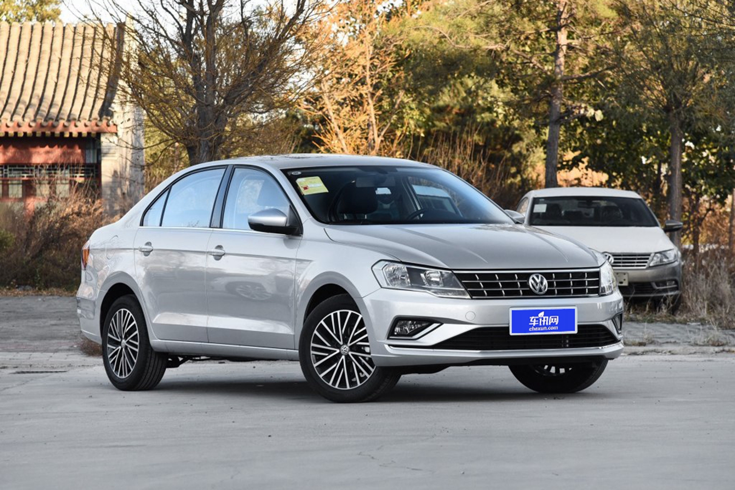 大众捷达邮箱怎么打开(09年捷达油箱盖怎么开?)