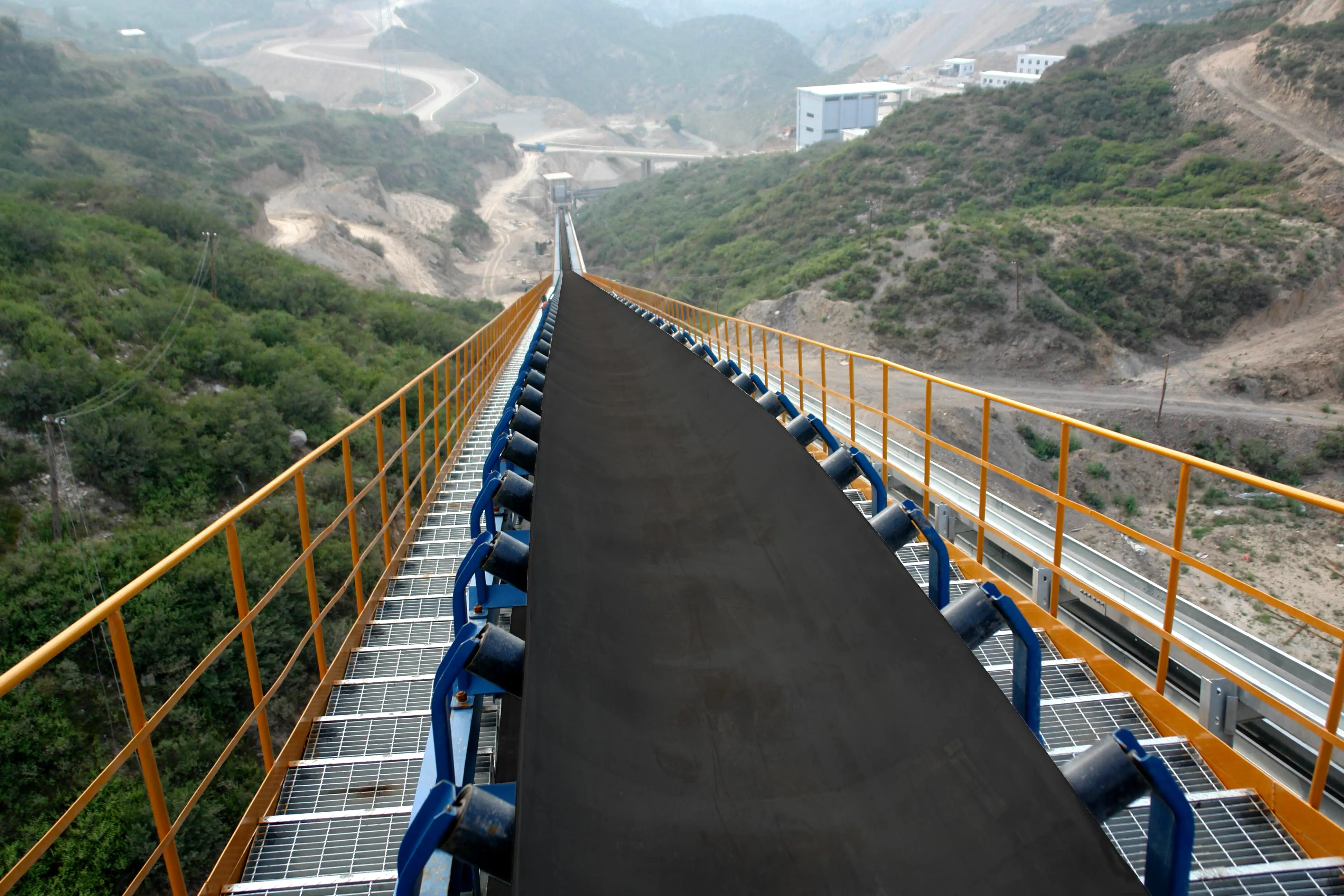 長距離帶式輸送機(jī)