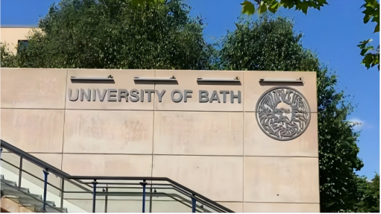巴斯大学