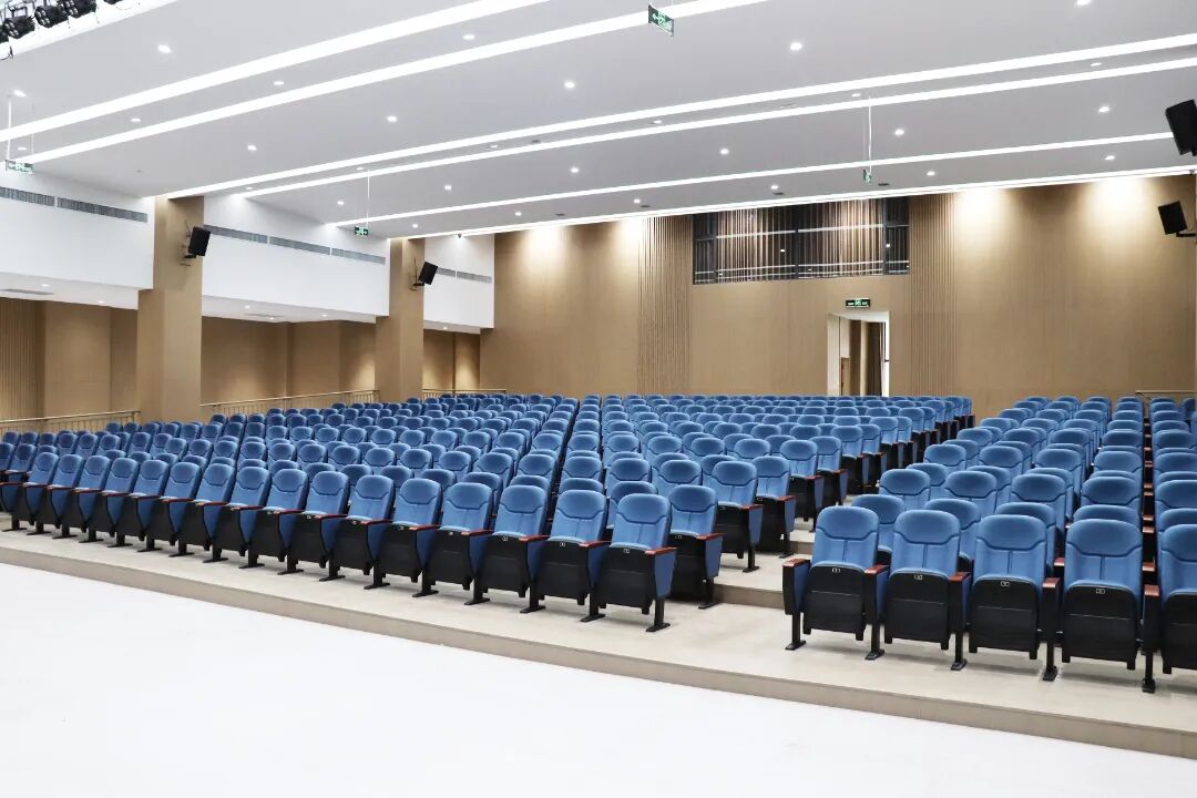 多功能报告厅.jpg