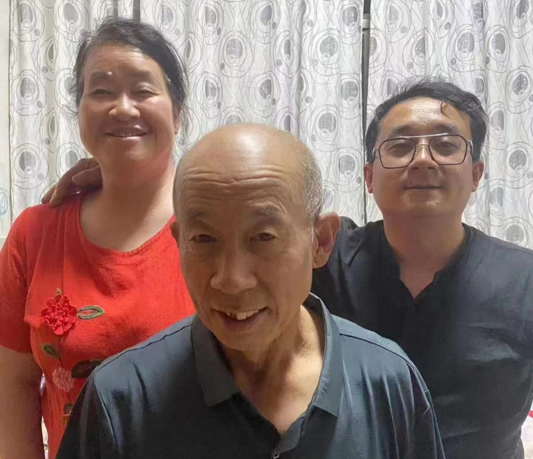 孙栓虎合照.jpg